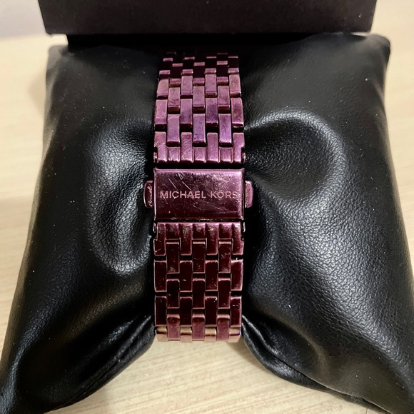 Michael Kors Woman’s ‘Darci’ Plum Watch - Picture 2 of 6